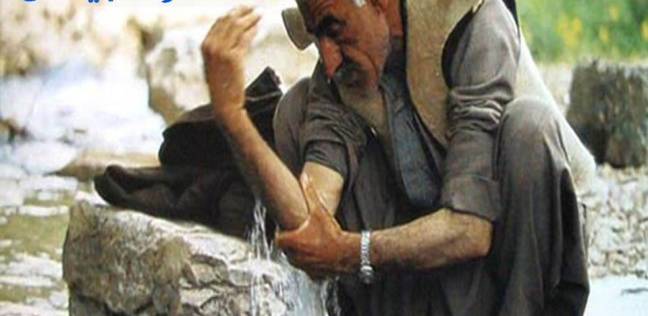 لا يجب الاستنجاء قبل كل وضوء بشرط