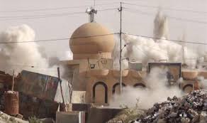 العراق: داعش يهدم القبور والأضرحة بالمتفجرات والآليات