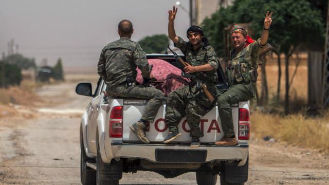 هل هزم تنظيم الدولة على يد المقاتلون الأكراد في مدينة "تل أبيض" ؟