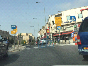 الاحتلال يغلق شارع السلطان سليمان بالقدس