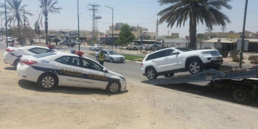 إغلاق كراج سيارات بالنقب لتشغيله عمال فلسطينيين
