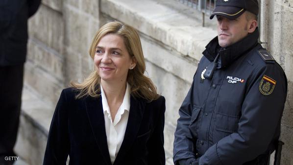 بالصور : تجريد كريستينا من لقب دوقة ، وأول عضو من الأسرة المالكة في إسبانيا يواجه المحاكمة