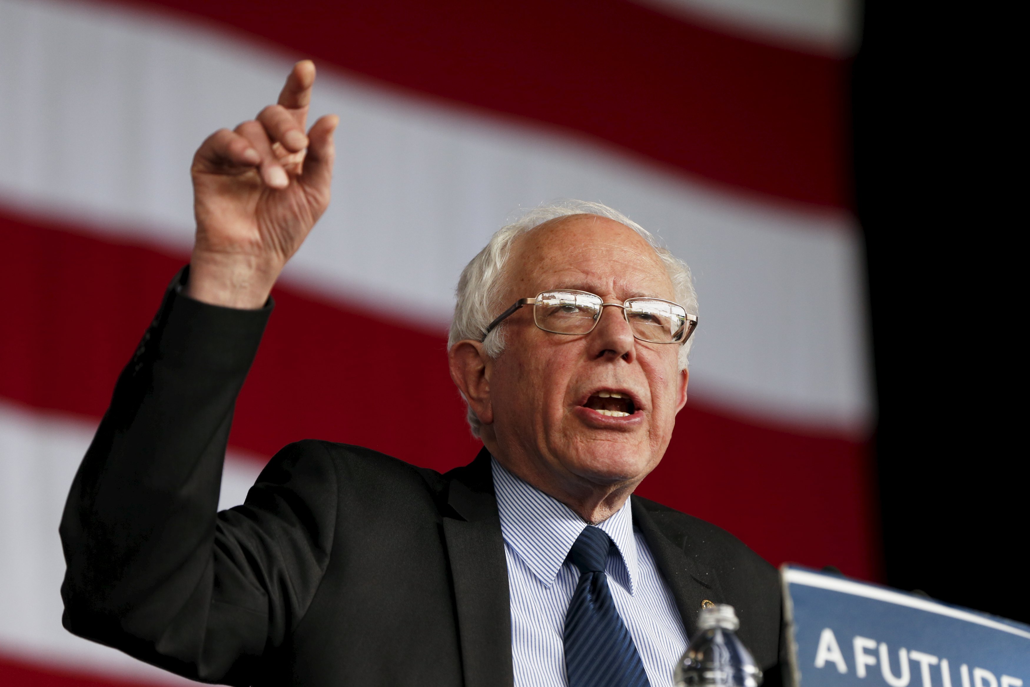 ساندرز مرشح الرئاسة الأمريكية : الفقراء لا يشاركون في الانتخابات