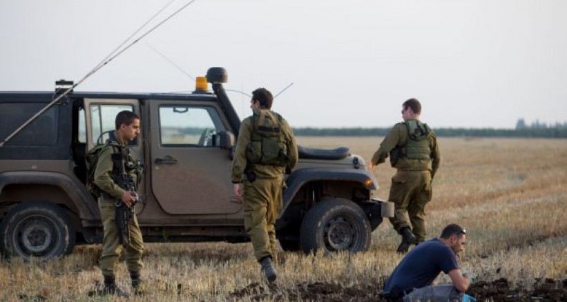 الإعلام العبري يزعم اعتقال الجيش 4 فلسطينيين اجتازوا الحدود الشرقية لخانيونس