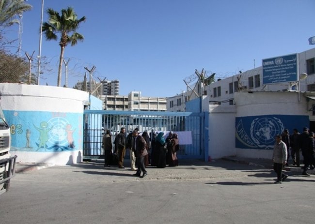العثور على أسلحة في مؤسسات الأونروا ،اسرائيل: فرصة ذهبية لإنهاء عملها نهائيا بغزة والضفة