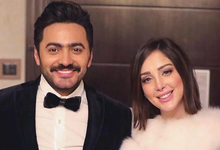 إعلامي لبناني يكشف معلومات خطيرة عن خيانة تامر حسني لبسمة بوسيل!