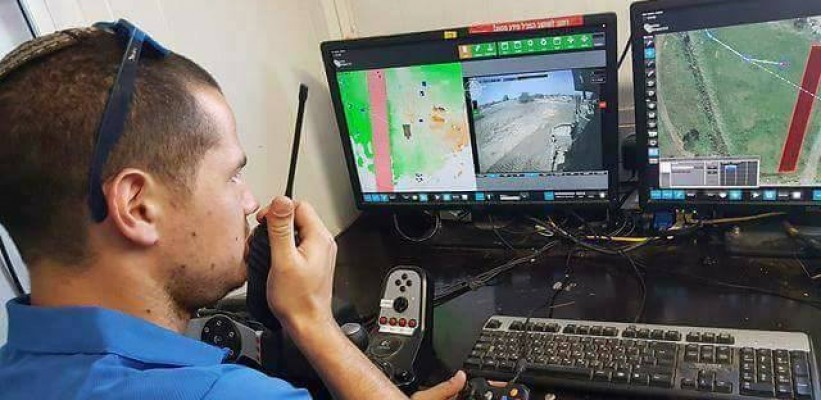 بالصور: الاحتلال يكشف النقاب عن آليتين عسكريتين ذات قدرات عالية 