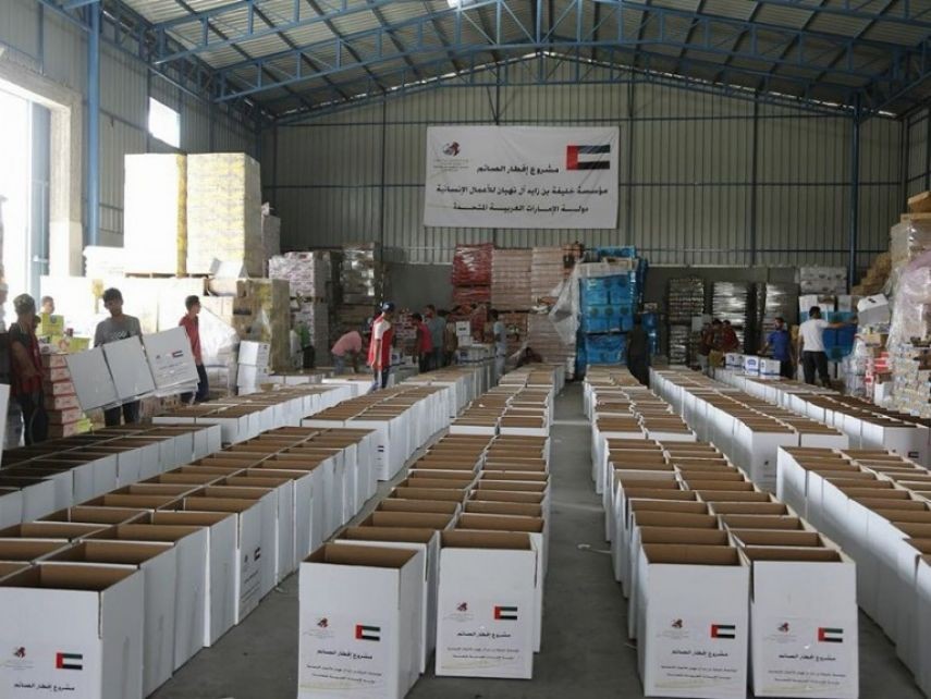 بدء توزيع 24 ألف طرد غذائي بالقطاع بدعم إماراتي