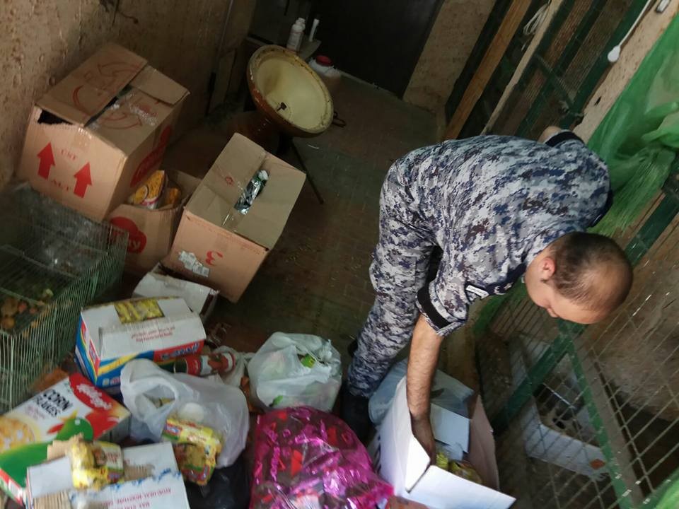 ضبط مواد غذائية منتهية الصلاحية ومخلفات بناء مضرة بالبيئة في قلقيلية