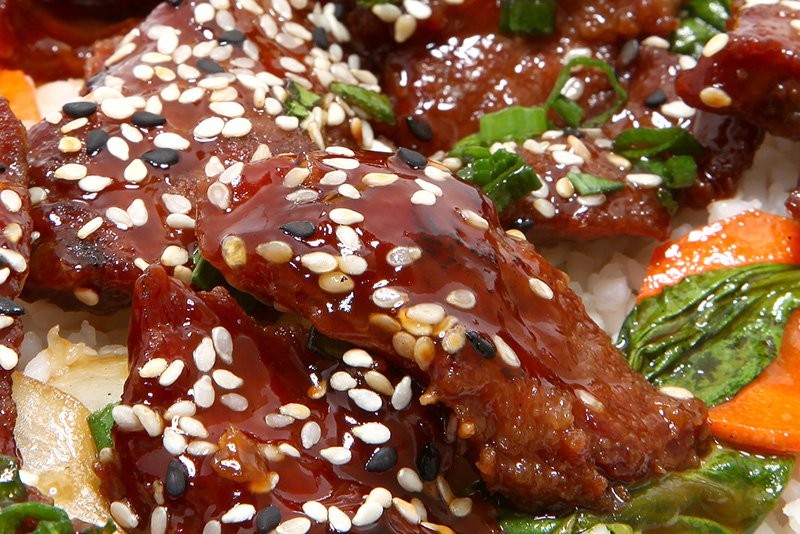 لحم مقرمش مع السمسم