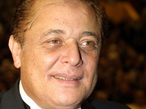 صورة اعتزال محمود عبد العزيز يحدث ضجة!