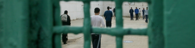 الاحتلال يصدر 39 أمراً بالاعتقال الإداري بحق أسرى