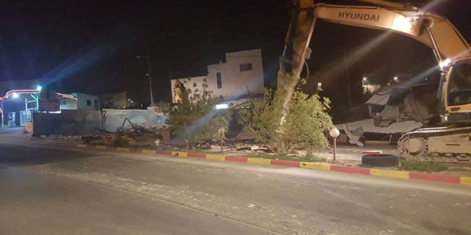 الاحتلال يهدم 15 مبنى ومحطة للمحروقات بالضفة بدعوى عدم حصولها على تراخيص بناء