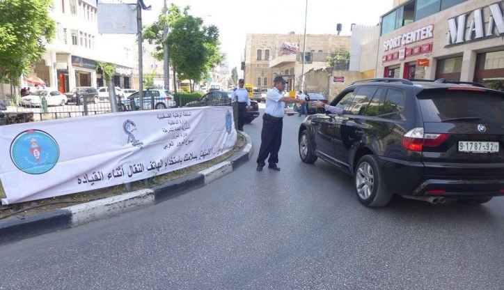 إطلاق حملة مرورية للحد من ظاهرة تعتيم المركبات في الخليل