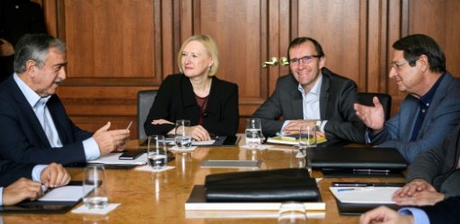 اتفاق على استئناف محادثات السلام حول قبرص