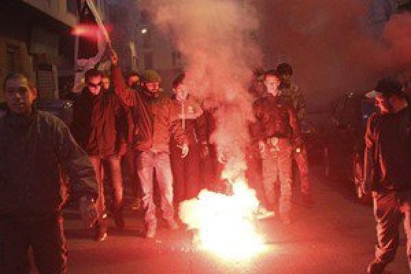 وزير الداخلية الفرنسي يتفقد المساجد المعتدى عليها في جزيرة كورسيكا