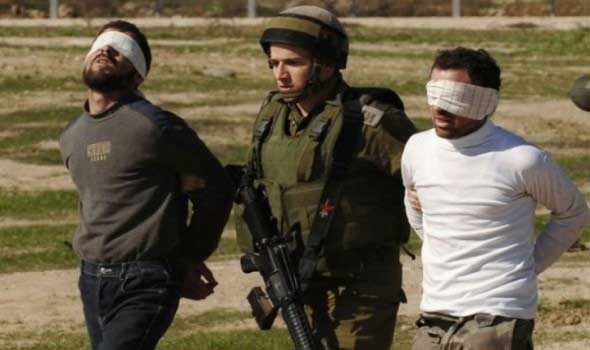 اعتقال فتيين بعد مداهمة منزليهما في القدس