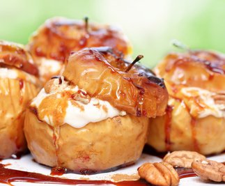 تفاح محشو بالجبن