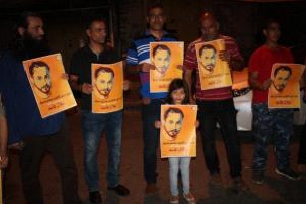 معتصمون يطالبون بمحاسبة الاحتلال على جريمتهم بحق الأسير كايد