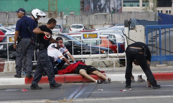 إصابة مستوطن بجراح خطيرة إثر عملية طعن في بئر السبع