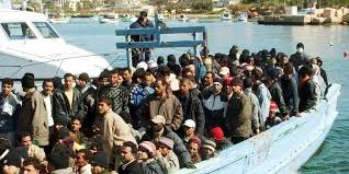 نداء استغاثة من عرض البحر لزورق مهاجرين