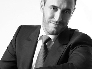 كاظم الساهر يغني من أشعار حاكم دبي