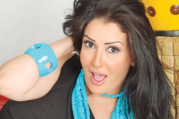 بالصورة: ماذا فعلت غادة عبد الرازق في وجهها؟ ولماذا قال متابعوها "يخرب بيت الفراغ"؟