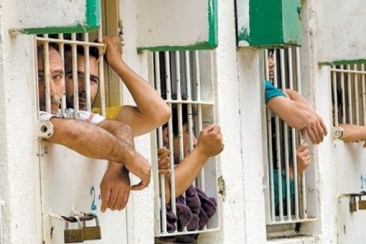 الأسير فارس بارود يدخل عامه الـ26 في سجون الاحتلال