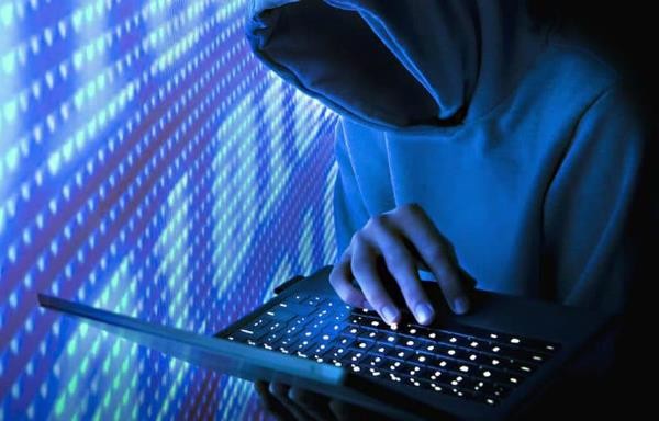 "الاتصالات" تحذر من روابط وهمية تهدف لسرقة حسابات المواطنين