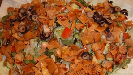 سلطة الفتوش بالخبز المقلي