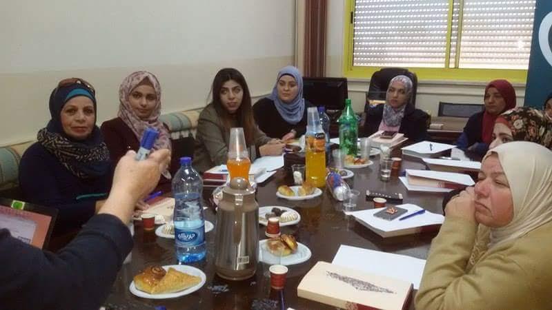 بالصور: كتلة تحرير المرأة تعقد اجتماعاً يبحث العنف ضد النساء برام الله