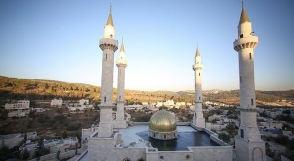 إسرائيل تناقش اليوم منع رفع الأذان في مساجد القدس