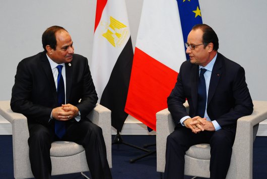 30 اتفاقية على أجندة هولاند في القاهرة