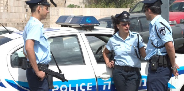 شرطة الاحتلال تزعم ضبط أسلحة "من تجار فلسطينيين" بالقدس