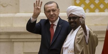 البشير: مخرجات قمة "التعاون الإسلامي" سبباً في عزلة أمريكا في العالم