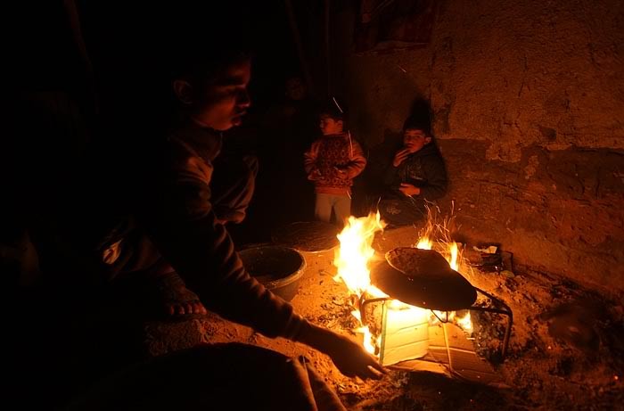 سلطة الطاقة تكشف السبب وراء استمرار أزمة الكهرباء في غزة 