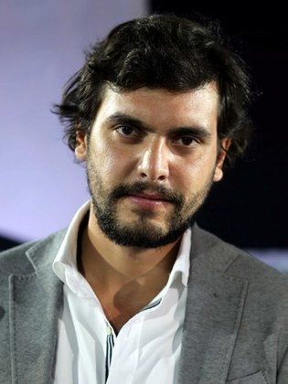 عن أسرار الماضي والسياسات الراهنة ماذا يوجد في درج مكتب الرئيس الأسد؟