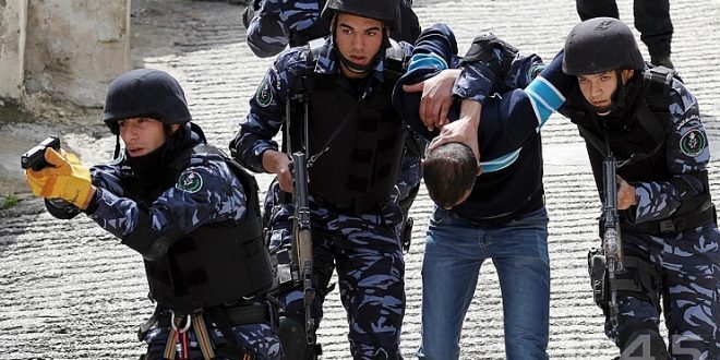 شرطة جنين تقبض على  شخصين بتهمة التنقيب عن الآثار