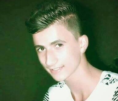 جماهير الخليل تشيع جثمان الشهيد رمزي القصراوي في موكب جنائزي مهيب