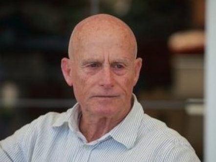 إسرائيل بحاجة إلى مبادرة للخروج من الوحل السياسي