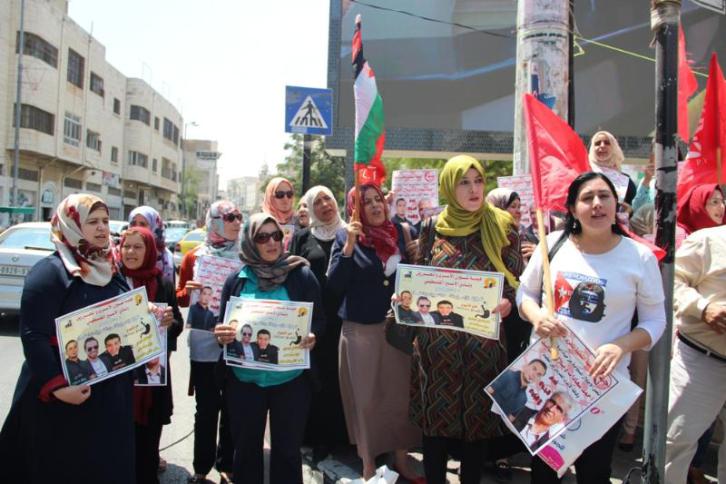 وقفة تضامنية مع الأسرى المضربين عن الطعام في قلقيلية