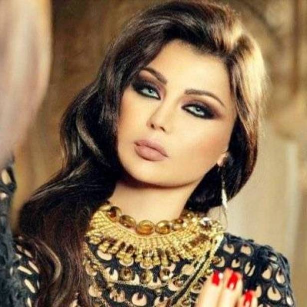 بالصور  :  هيفاء وهبي تخطف الأنفاس بالشعر الأشقر