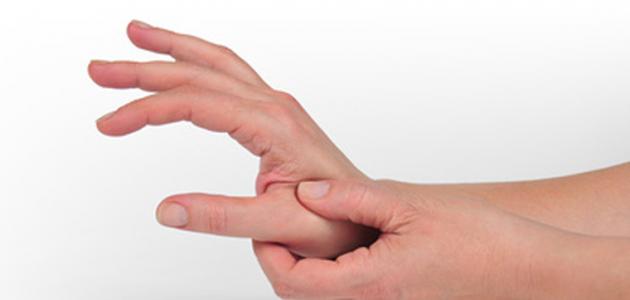 أسباب تنميل اليدين والقدمين