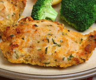 دجاج مشوي مع الثوم وجبنة البارميزان