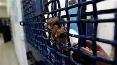 الأسير "أبو زيتون" يدخل عامه الـ13 في سجون الاحتلال