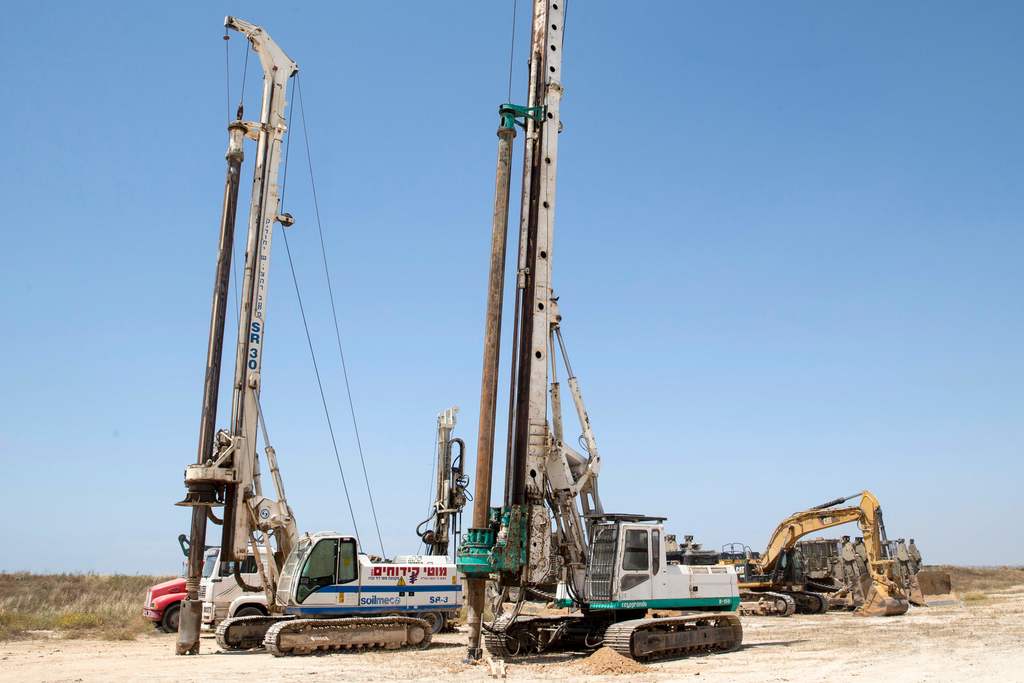 ليبرمان يعلن البدء بإقامة "عائق جوفي" لمواجهة الأنفاق في غلاف غزة