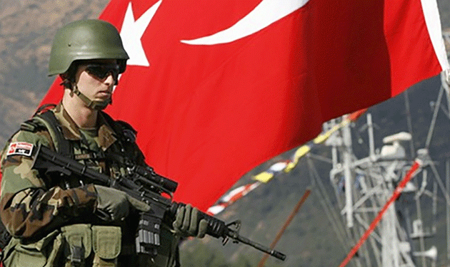 مقتل جنديين تركيين وإصابة 5 آخرين إثر هجوم على قاعدة عسكرية في تركيا