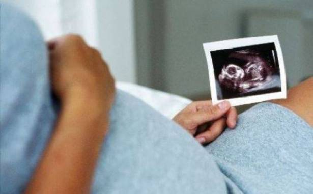 هل ينام الجنين في بطن أمه؟