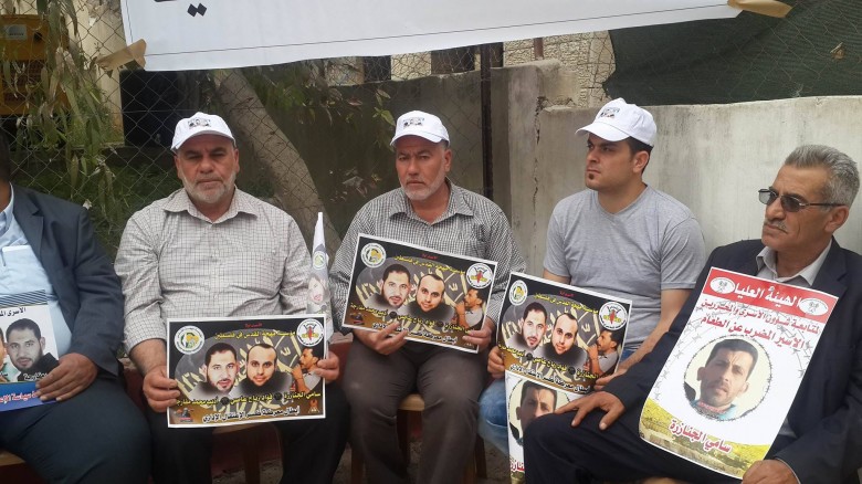 سلطات الاحتلال تسمح للأسير عاصى الاتصال بعائلته‎