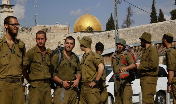 اقتحامات واسعة للاحتلال في أحياء متعددة بمدينة القدس ومواصلة حصار قرية حزما